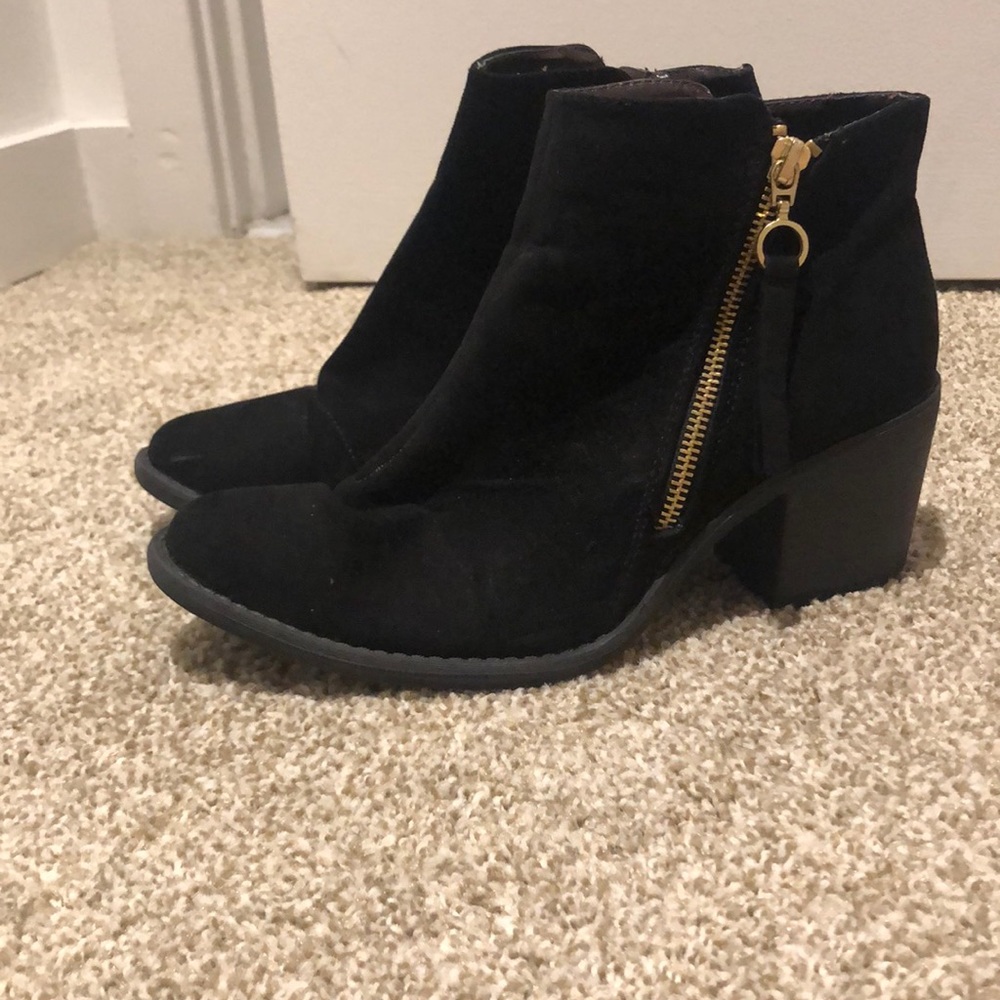 Lulus Black Booties Like New